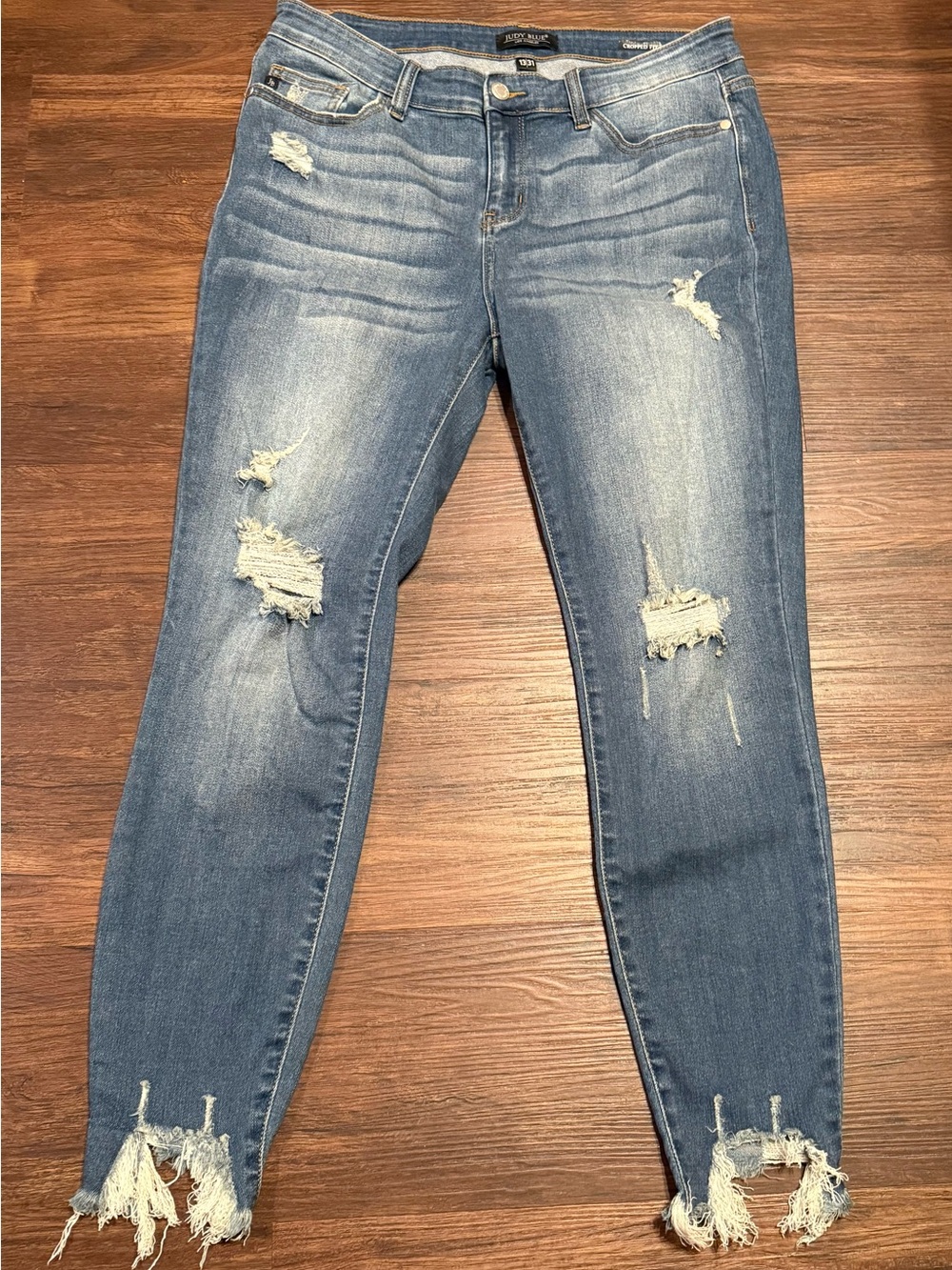 Judy Blue Distressed Skinny Jeans in Medium Blue